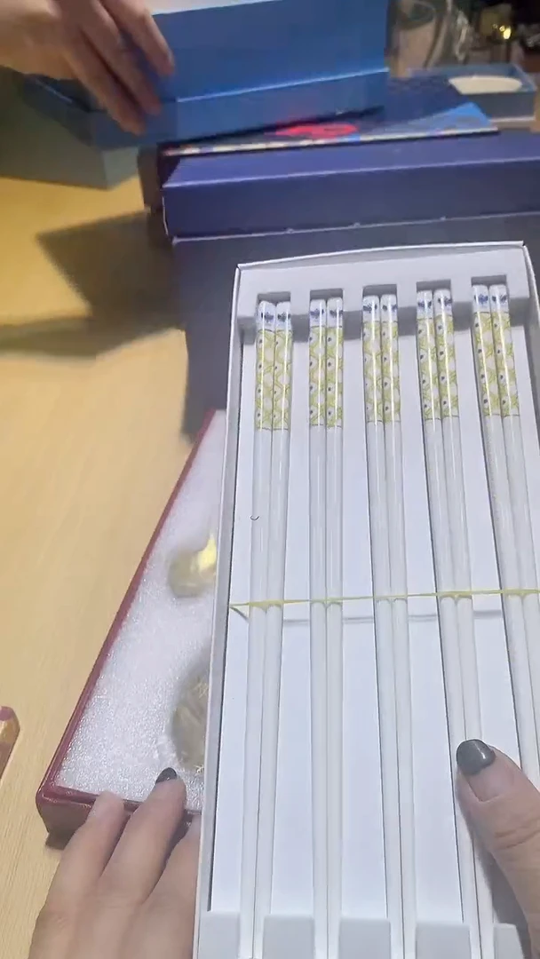 【闪购商品】瓷片锅碗瓢盆一件不剩