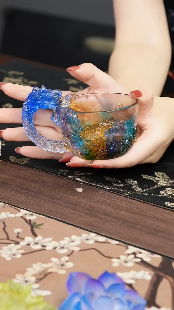 手工艺品琉璃蓝色龙杯