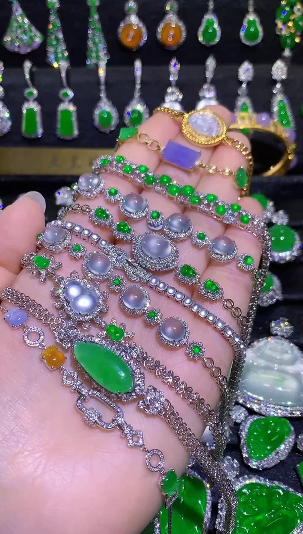 18K金镶嵌手链翡翠多条手链一条