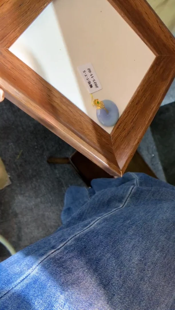 颈饰18K金镶嵌翡翠平安扣