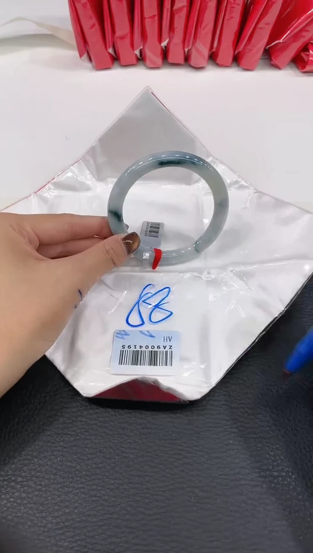 【闪购商品】翡翠手镯未镶嵌手镯