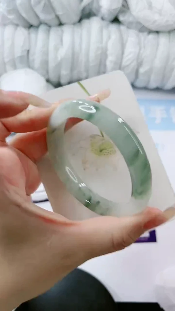 【闪购商品】石英质玉手镯未镶嵌多样性发货L572