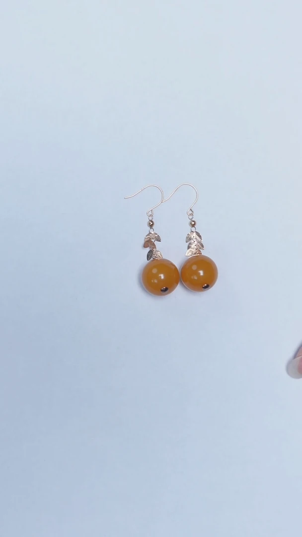18K金镶嵌琥珀耳饰花蜡耳饰