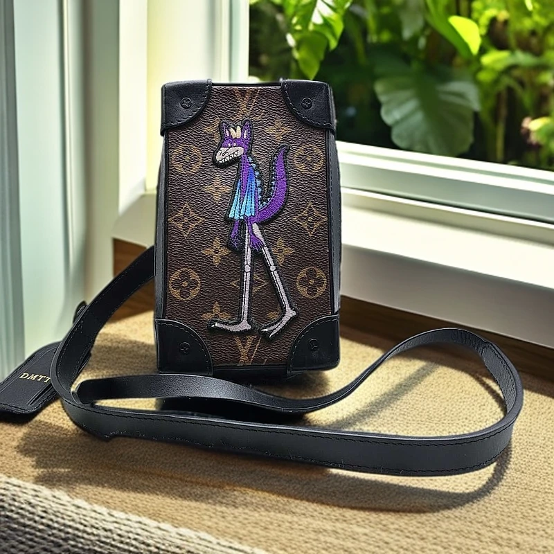 95新 LouisVuitton/路易威登  老花 灰狼 手机包  1329 7841