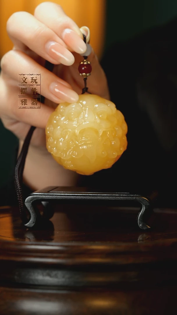 玉《醒狮貔貅》手把件摆件