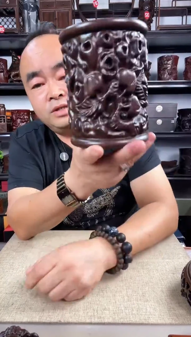 木寿桃笔筒老李红木工艺品