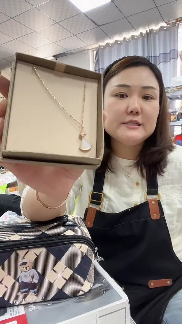 牦牛剖层皮革琪老板女包1号店超好看