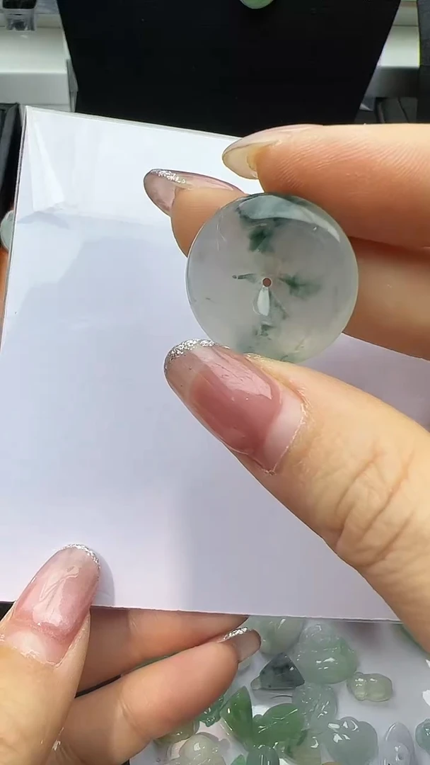 【闪购商品】翡翠颈饰未镶嵌平安扣