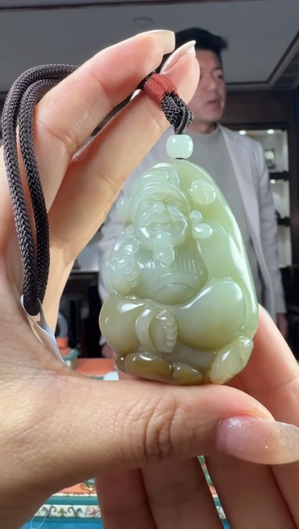 颈饰未镶嵌和田玉佩佩