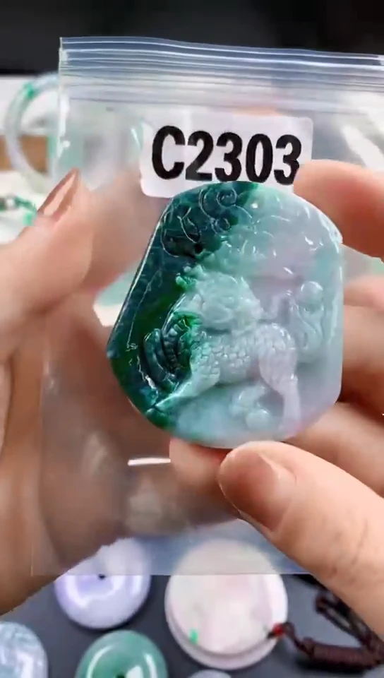 颈饰未镶嵌翡翠天然翡翠吊坠挂件