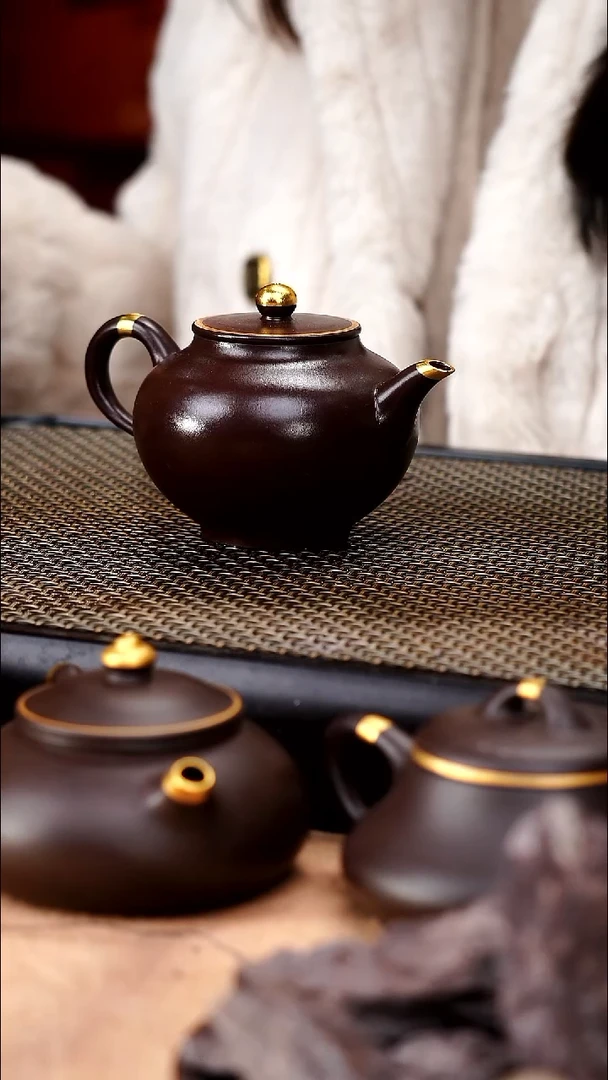 茶壶紫砂四号井茄皮紫泥描金新款宫灯150cc
