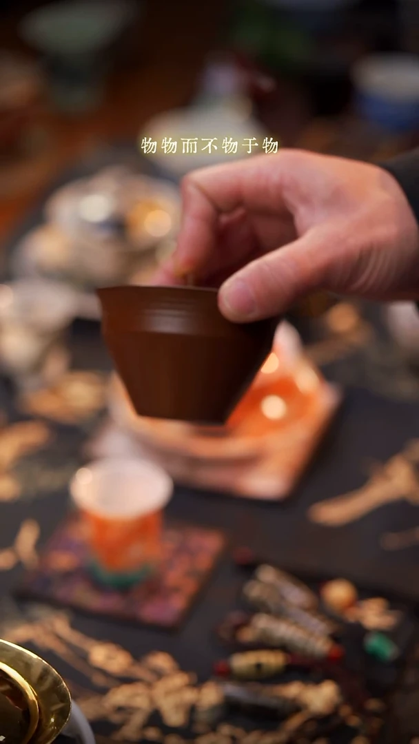 瓷片红盖碗········