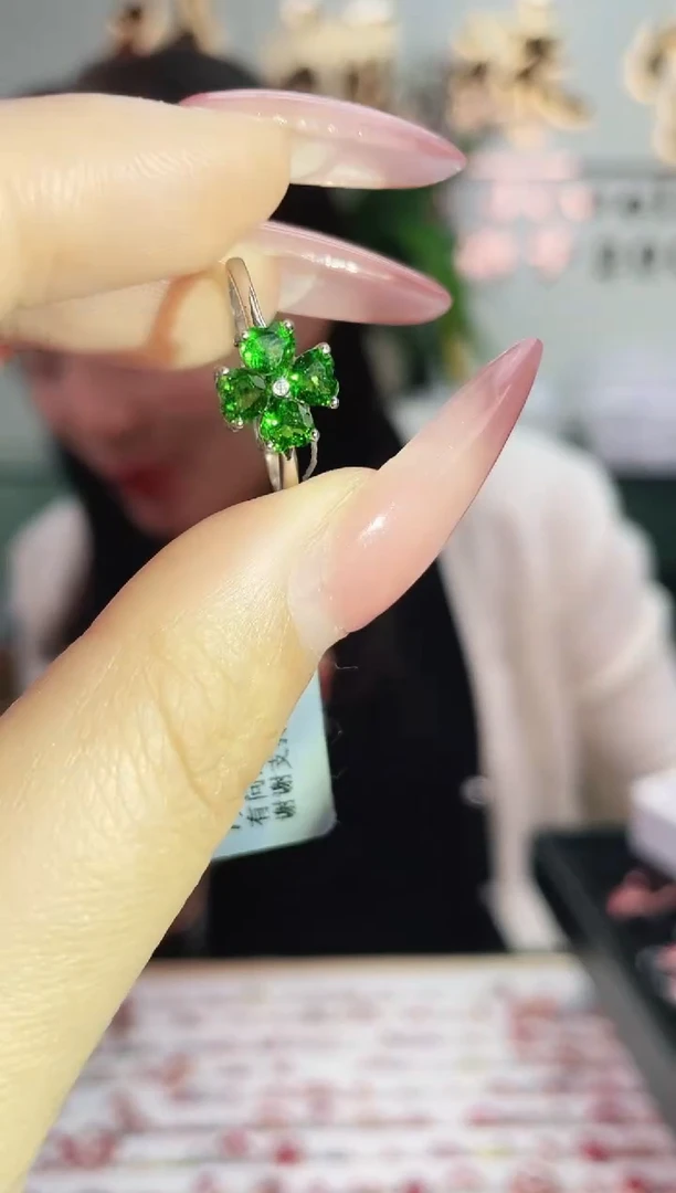 银S925镶嵌透辉石戒指无证书