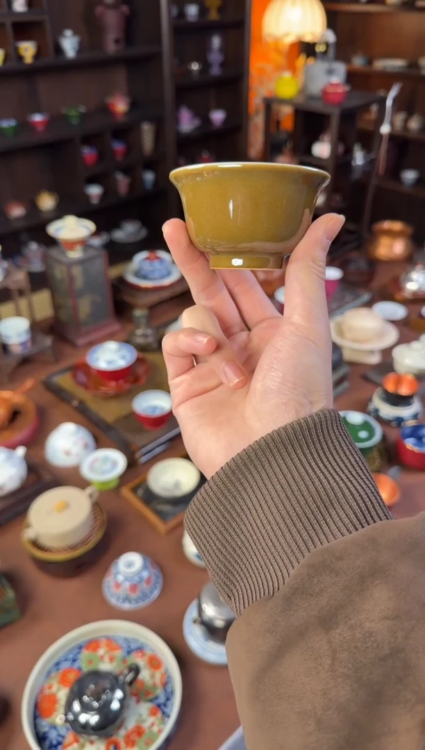 景德镇茶末釉内绘青花杯