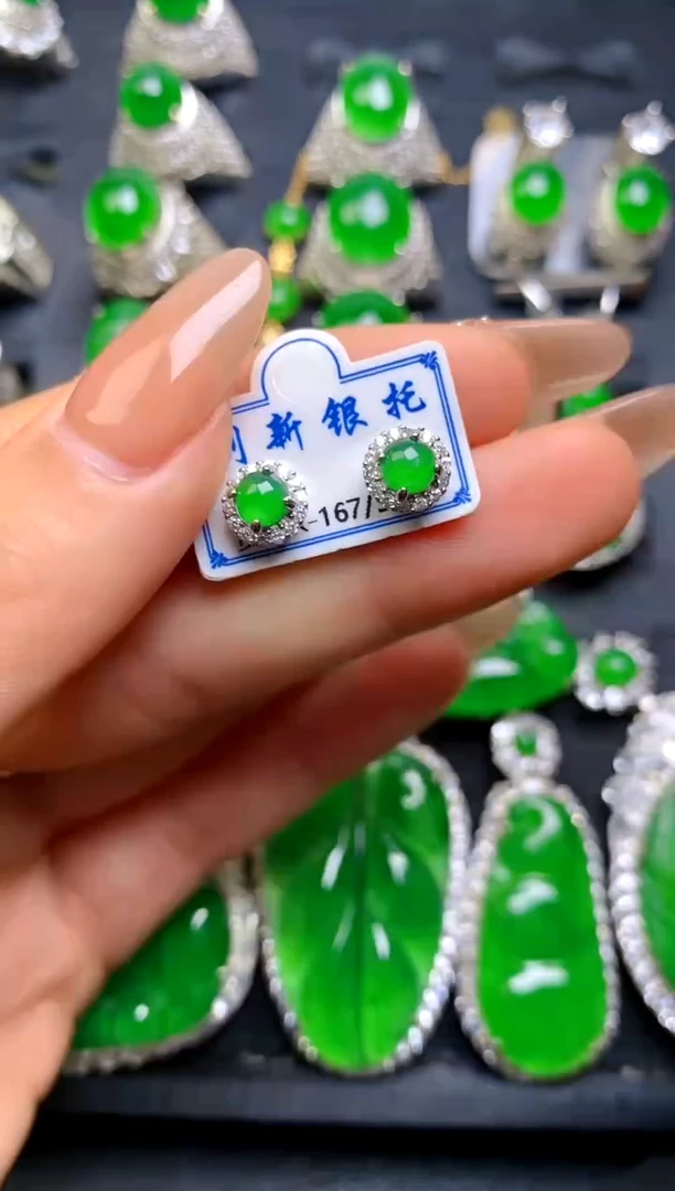 【闪购商品】翡翠耳钉银S925镶嵌蛋面耳钉