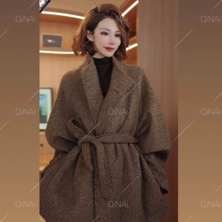 七奈「芙光」简约宽松百搭显瘦中长款大衣QN13115