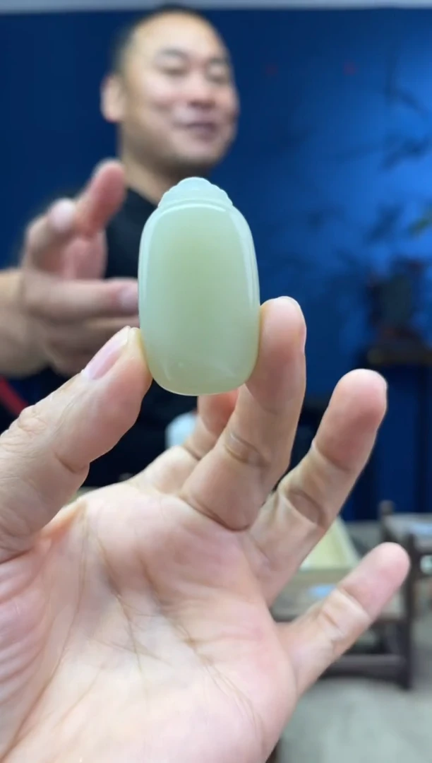 和田玉未镶嵌颈饰1