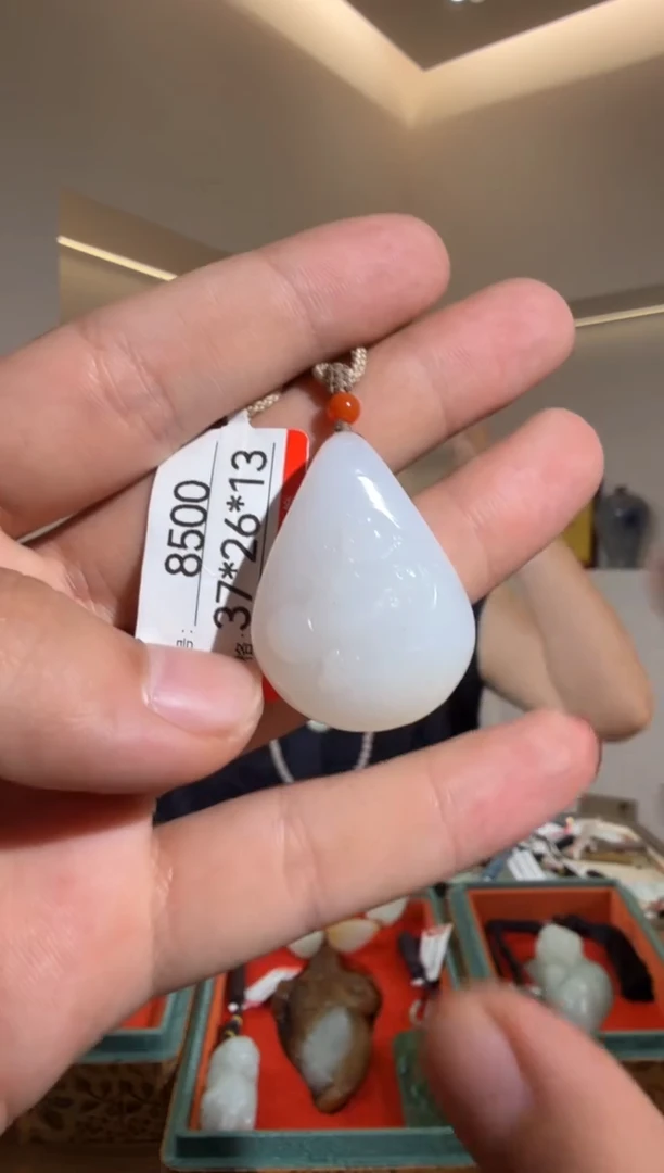 和田玉未镶嵌颈饰1