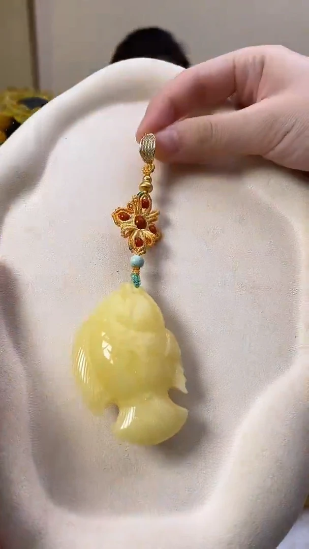 琥珀颈饰未镶嵌吊坠