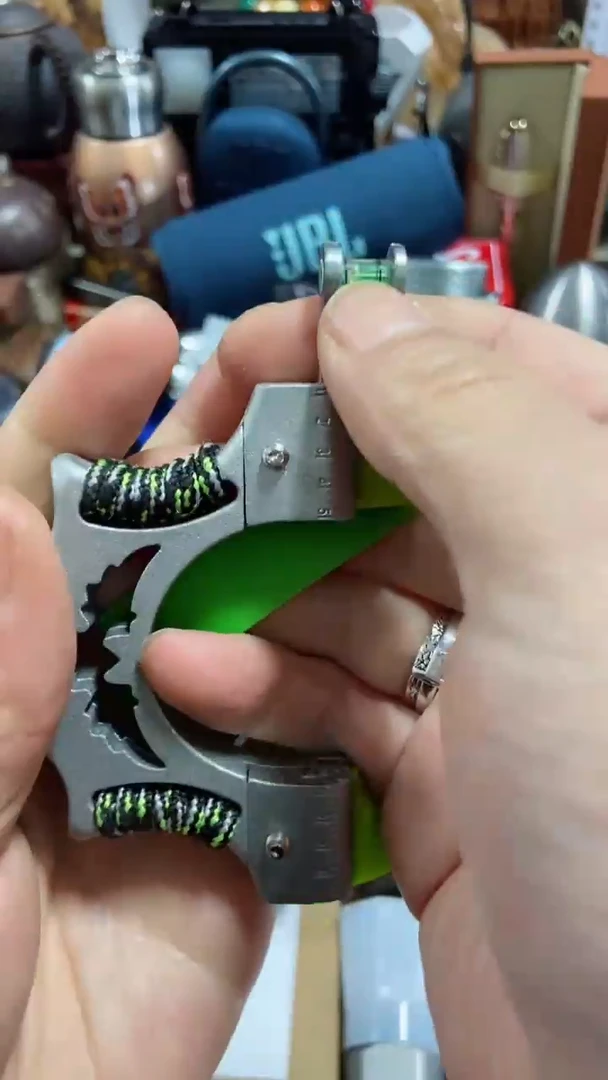 瓷片闪购商品  如图所示