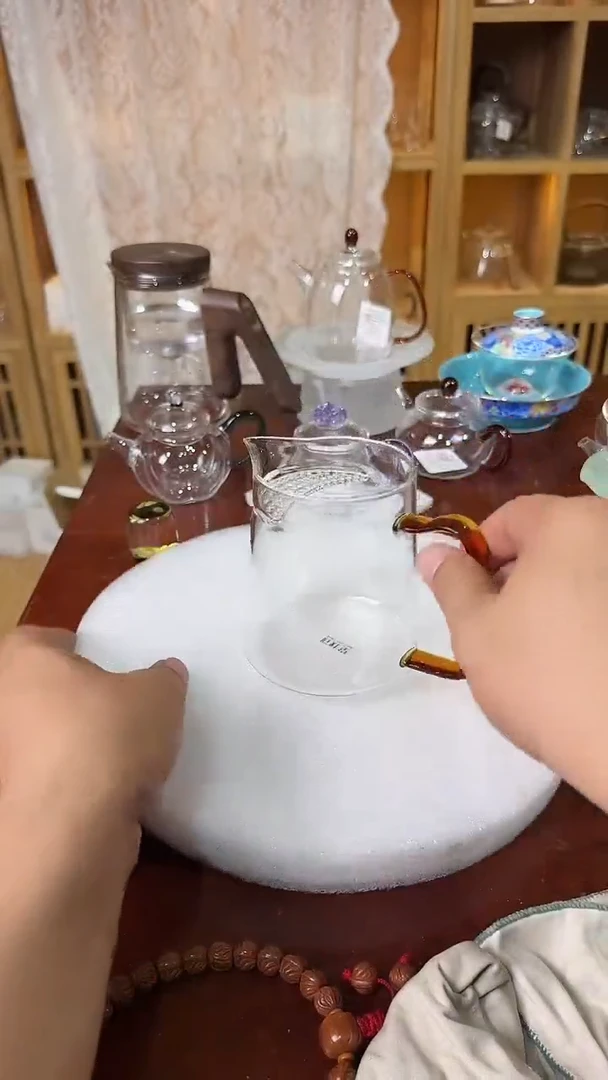 新月月牙黄色。。。。。。