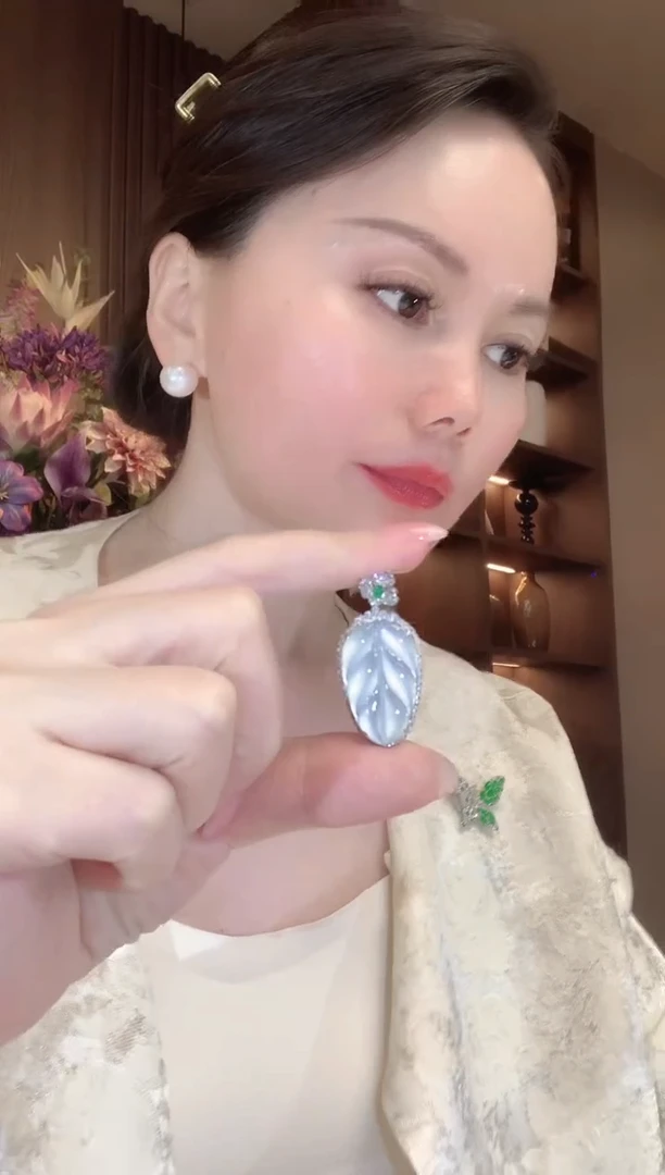 吊坠(不含链)18K金镶嵌翡翠D55