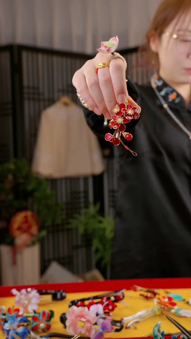 刺绣苏绣非遗绒花饰品