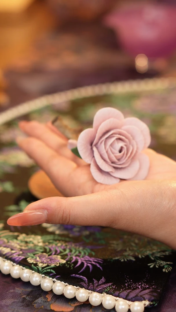 粉紫色山茶花香插·······