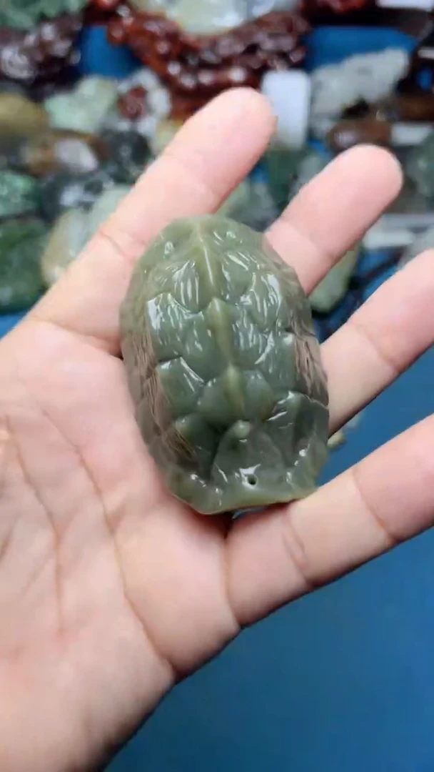 和田玉未镶嵌把件-
