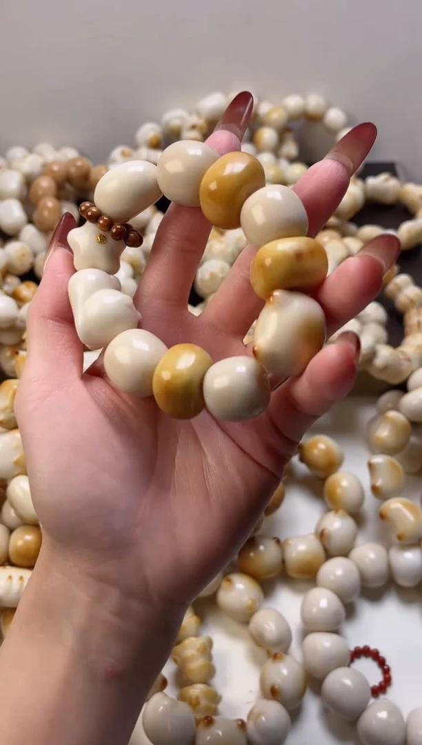 吊坠菩提根/象牙果象牙果趴在月亮上的猫20mm多宝手串