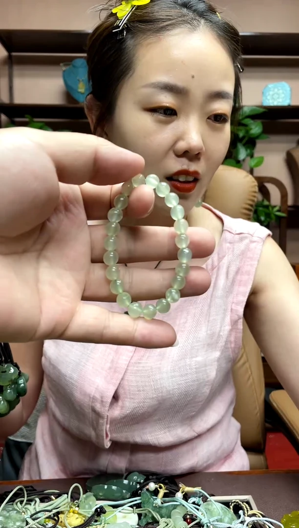 岫玉未镶嵌颈饰清***窈·
