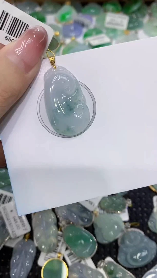 翡翠18K金镶嵌颈饰111111111111