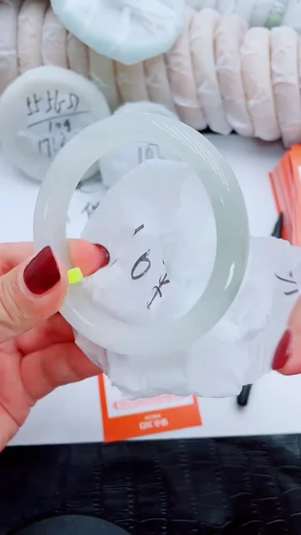 【闪购商品】石英质玉手镯未镶嵌Q5-59-60