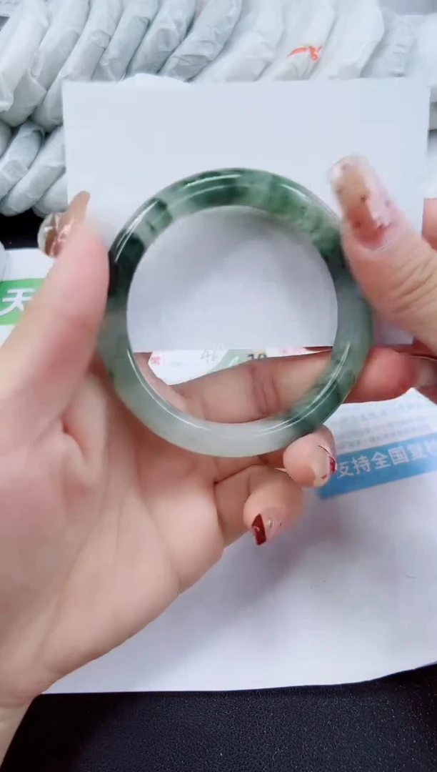 【闪购商品】石英质玉手镯未镶嵌115