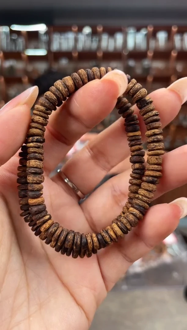 【闪购商品】沉香手串68号惠安红土多样性发一条