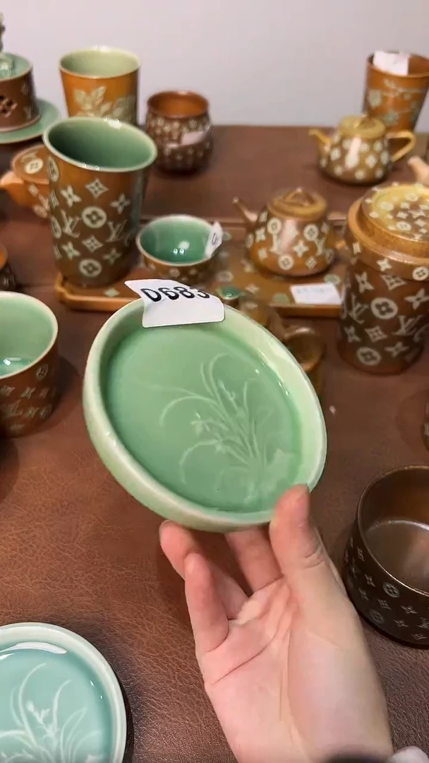 龙泉窑梅子青圆小果盘