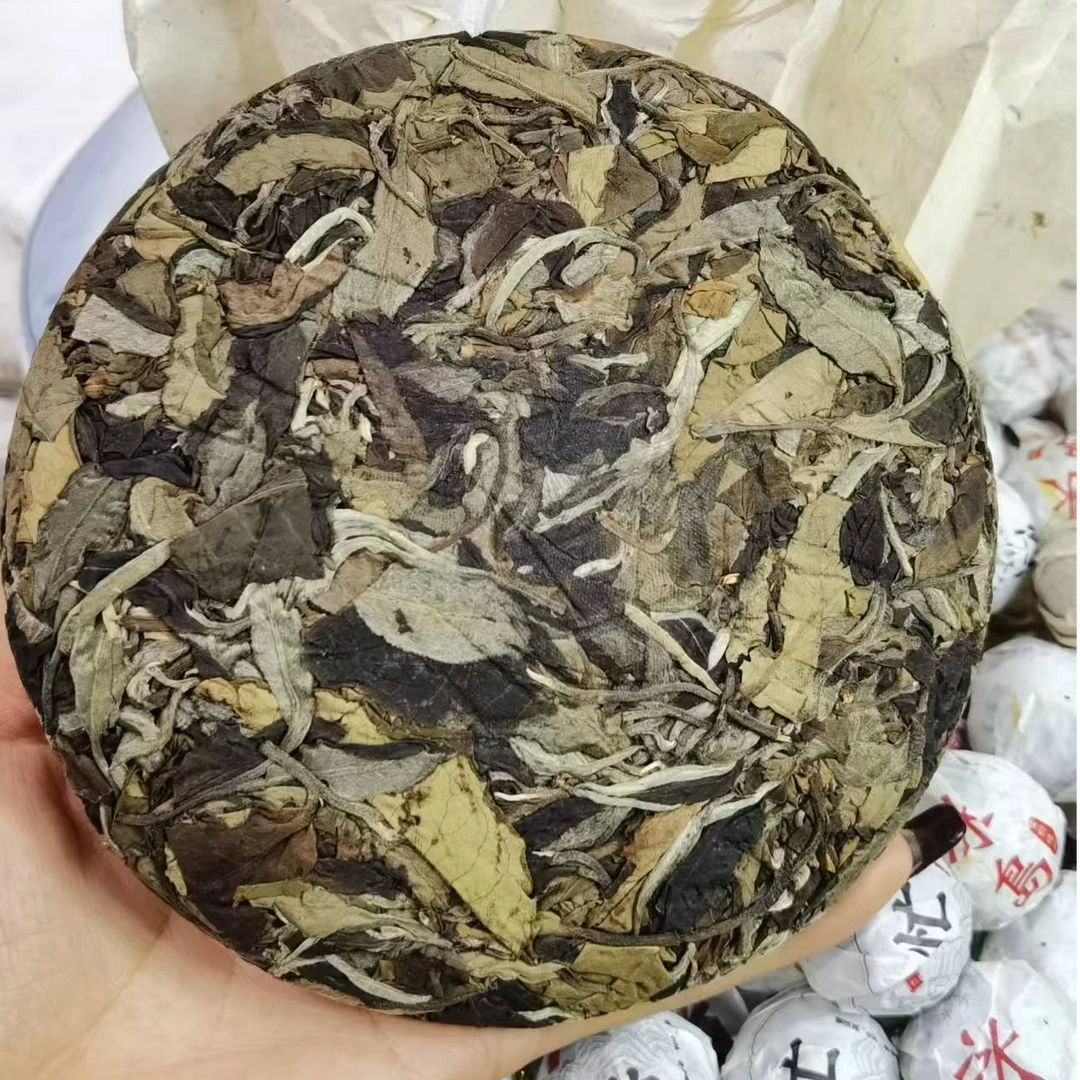 2020春料白茶200克饼