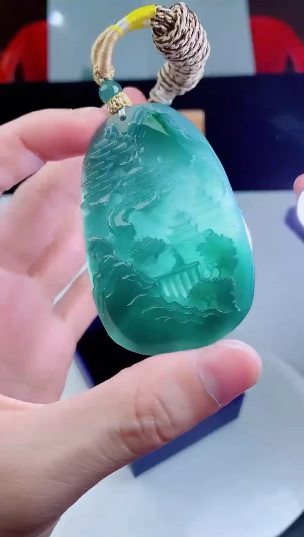 颈饰未镶嵌翡翠·