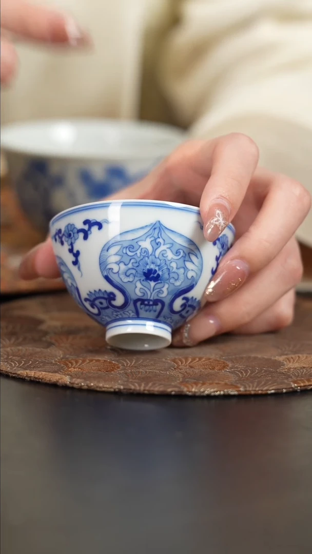 【闪购商品】杯看山柴窑青花如意