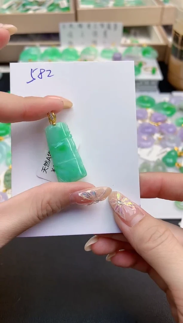 颈饰未镶嵌翡翠天然缅甸A货翡翠