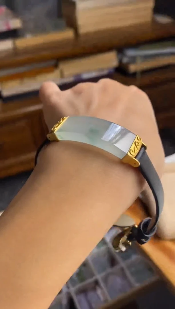 颈饰未镶嵌翡翠手牌