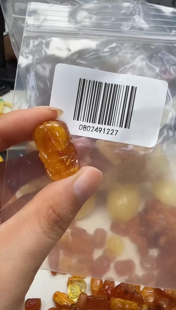 裸石琥珀未镶嵌如图