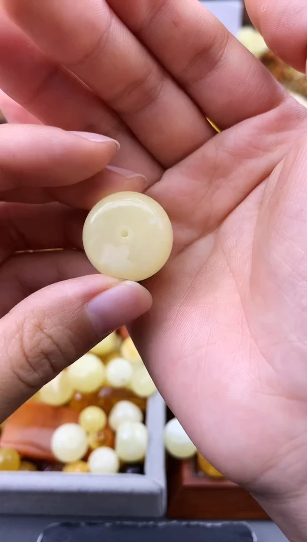 未镶嵌琥珀珠宝奇石35