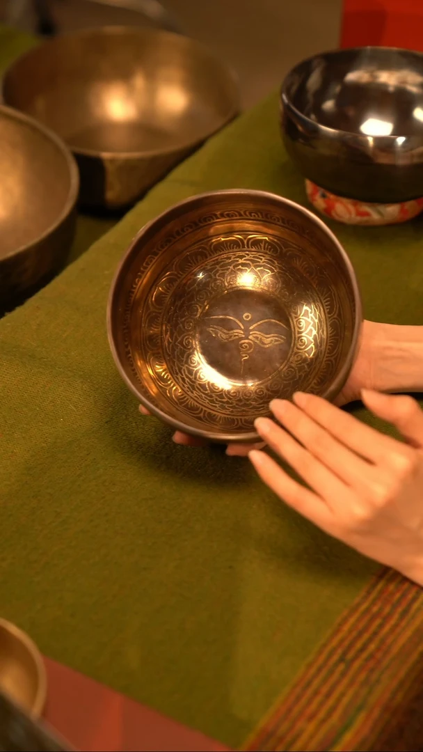 七宝铜16cm《四臂观观》手绘颂钵