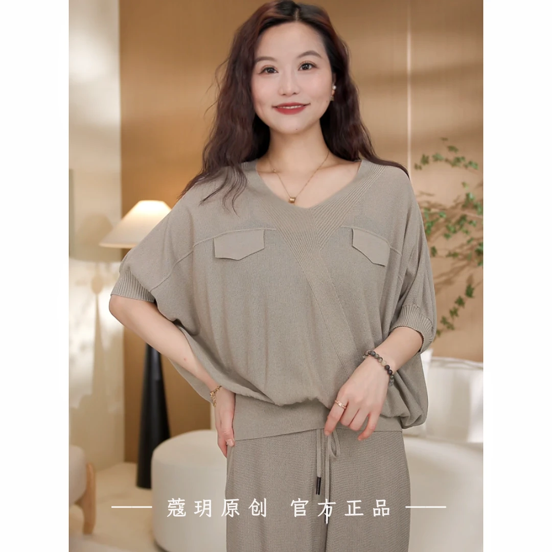 COAUE【专柜定制】进口天蚕丝V领宽松显瘦慵懒风时尚针织衫上衣