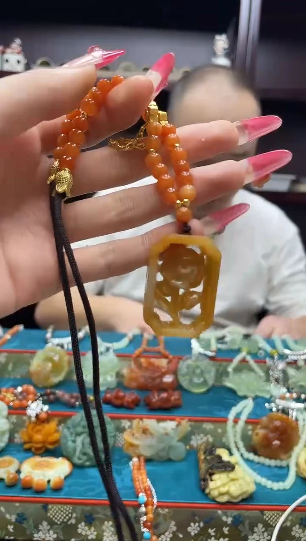 未镶嵌岫玉吊坠·
