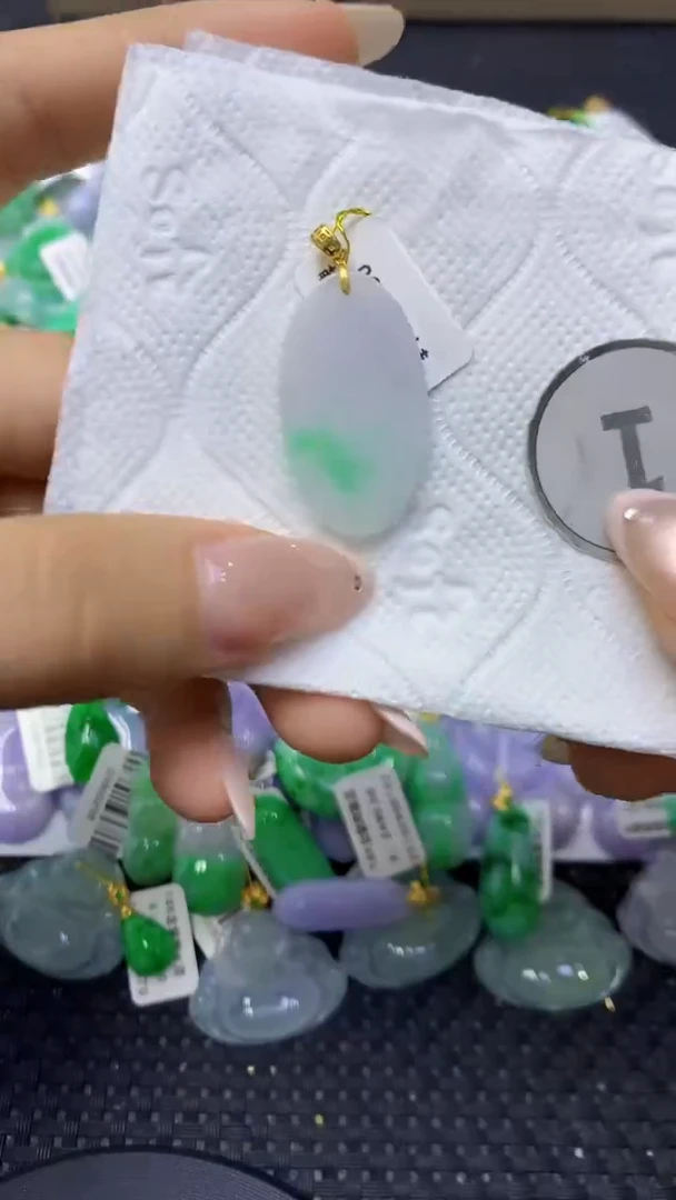 颈饰未镶嵌翡翠天然缅甸翡翠A货