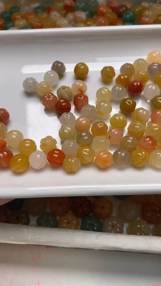 石英质玉（黄龙玉）未镶嵌颈饰莲花珠10