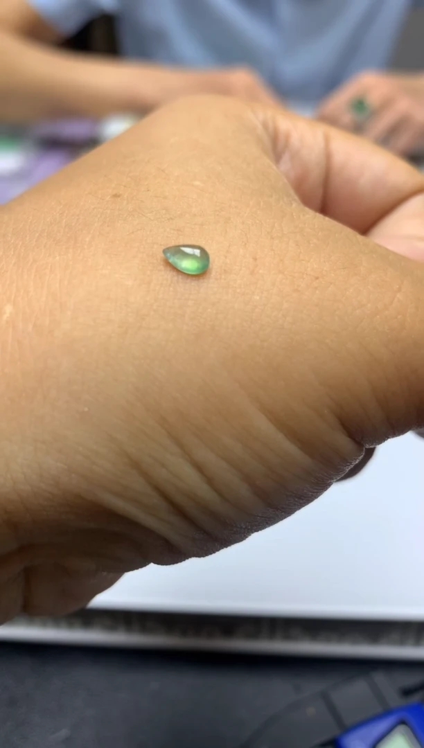 定制翡翠未镶嵌毛货