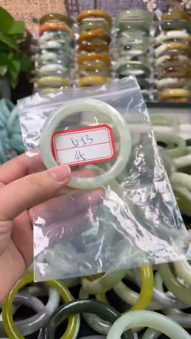 未镶嵌岫玉手镯岫玉手镯